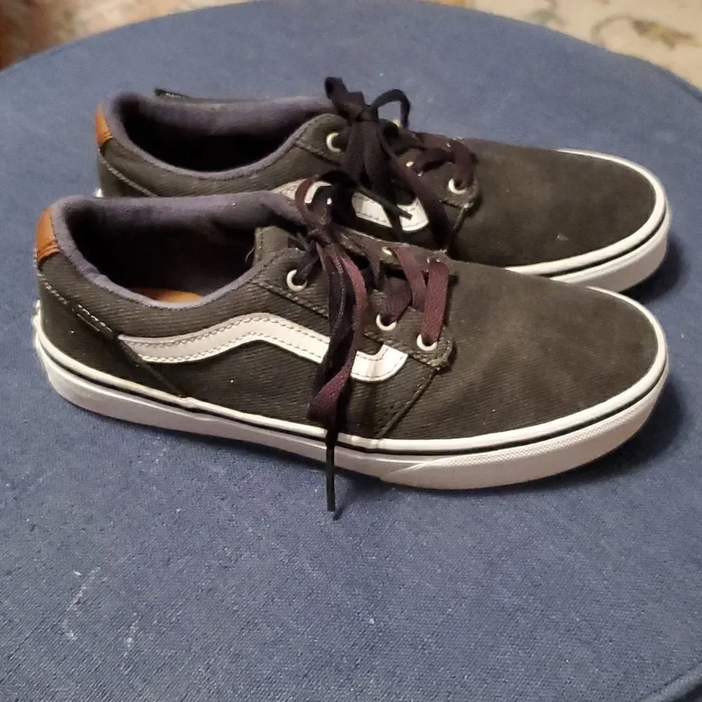 VANS GREY DENIM LOW TOP SKATEBOARDING‎ SHOES & TEE Y SZ 5, women's 6.5